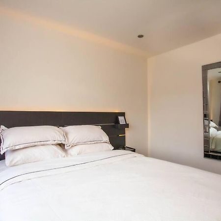 Three Bedroom House, Driveway, Bracknell Centre מראה חיצוני תמונה